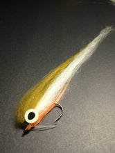 Load image into Gallery viewer, Weedless Thin Minnow Pike Bass Walleye Glow Flies