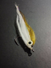 Load image into Gallery viewer, Weedless Thin Minnow Pike Bass Walleye Glow Flies